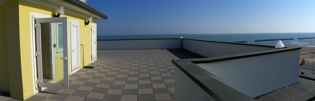 Sun Beach Residence Rimini Buitenkant foto