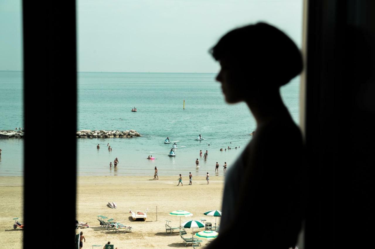 Sun Beach Residence Rimini Buitenkant foto